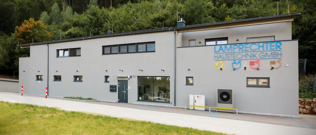 Bild enthält, Architecture, Building, Grass, Plant