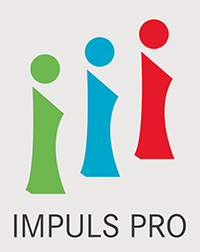 Ein Logo mit drei stilisierten Figuren in Grün, Blau und Rot, begleitet von dem Text 'IMPULS PRO'. Die Figuren stehen nebeneinander vor weißem Hintergrund.