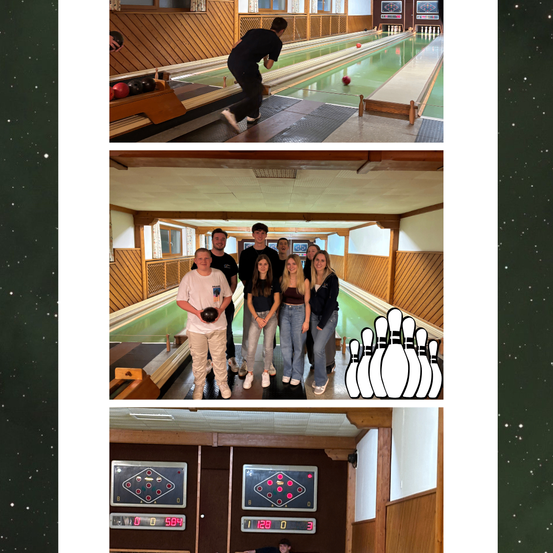 Die Collage zeigt Menschen, die in einer Bowlingbahn Bowlen. Ein Mann ist dabei zu bowlen, und andere stehen um ihn herum. Die Bowlingbahn hat Holzwände und eine grüne Bahn. Das Bild zeigt auch eine Anzeigetafel.