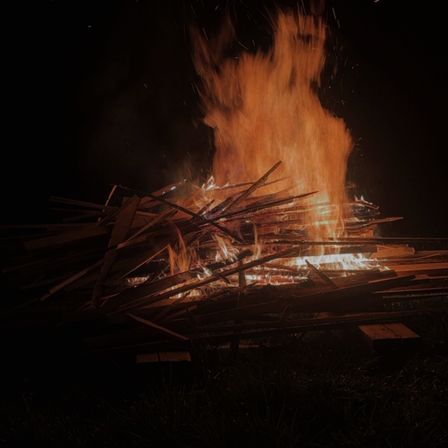 Bild enthält, Fire, Flame, Bonfire