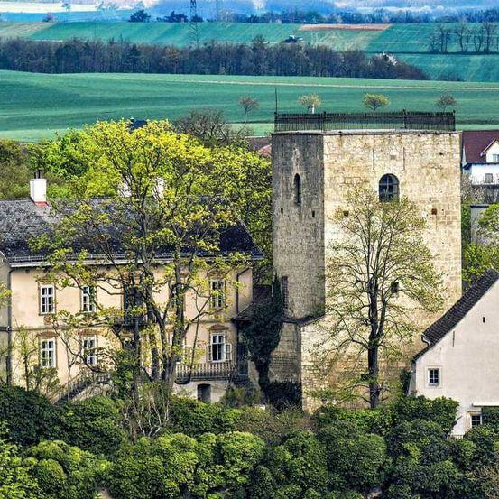 Bild enthält, Building, Housing, House, Manor, Outdoors, Fortress, Countryside, Nature, Windmill, Rural