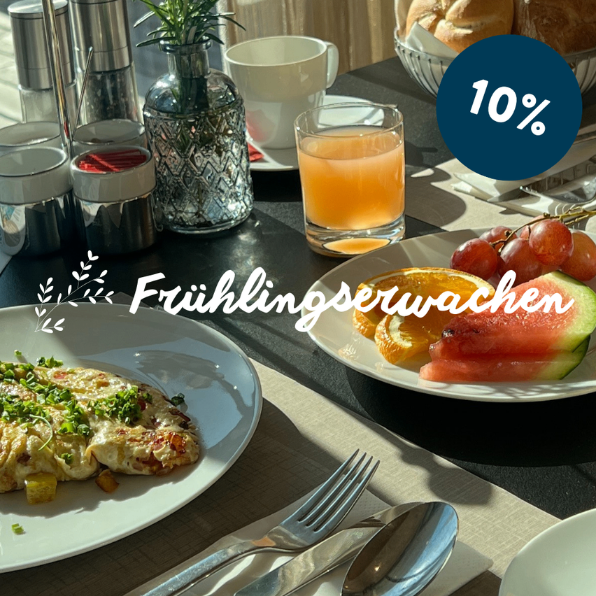 Bild enthält, Food, Lunch, Meal, Cutlery, Fork, Bread, Fruit, Produce, Cup, Plate