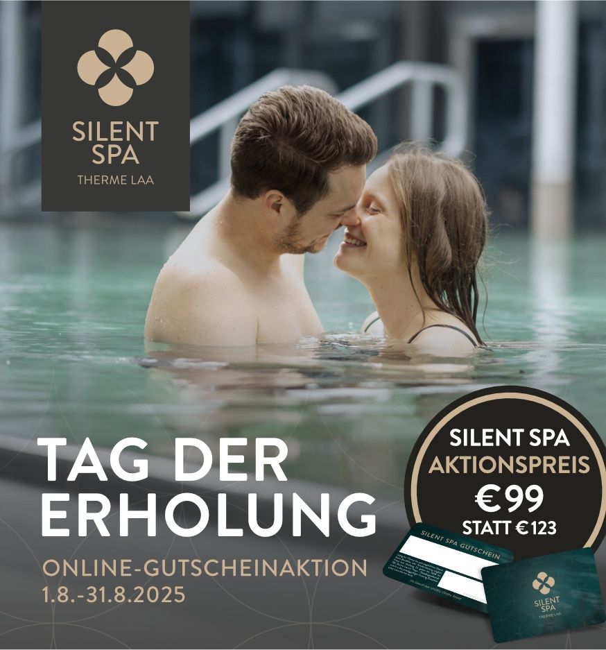 Werbeposter für Silent Spa. Mann und Frau schwimmen im Pool. Aktionspreis 99 Euro statt 123 Euro. Gültig vom 1.8. bis 31.8.2025.