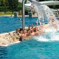 Bild enthält, Person, Swimming, Water, Pool, Swimming Pool, Water Park, Outdoors, People, Face, Bride