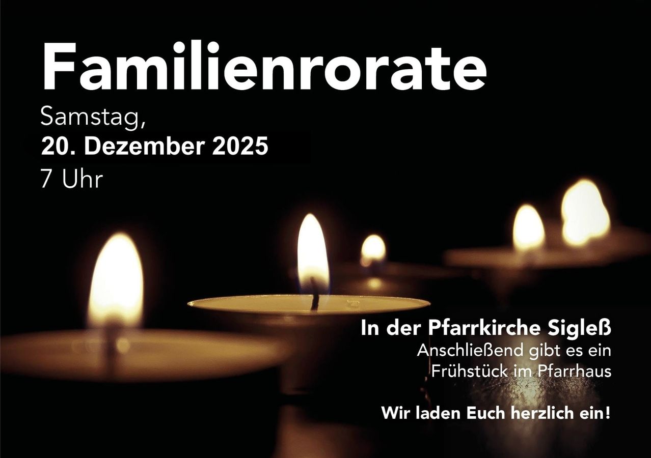 Plakat für Familienrorate, ein Familiengebetstreffen am Sonntag im Dezember 2025, in der Pfarrkirche. Gezündete Kerzen, mit reflektierender Oberfläche darunter.