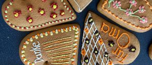 Bild enthält, Symbol, Number, Text, Food, Sweets, Art