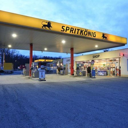 Bild enthält, Machine, Gas Station, Pump, Gas Pump