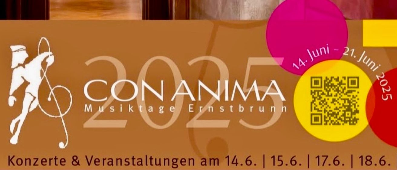 Veranstaltungsposter mit einer roten Wand und gefliestem Boden im Hintergrund. Es zeigt den Veranstaltungsnamen '2025 Non Anima', einen QR-Code und Termine vom 14.6. bis 18.6.
