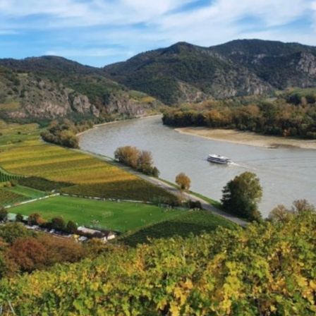 Bild enthält, Nature, Outdoors, Lake, Water, Countryside, Aerial View, Rural, Farm, Boat, River