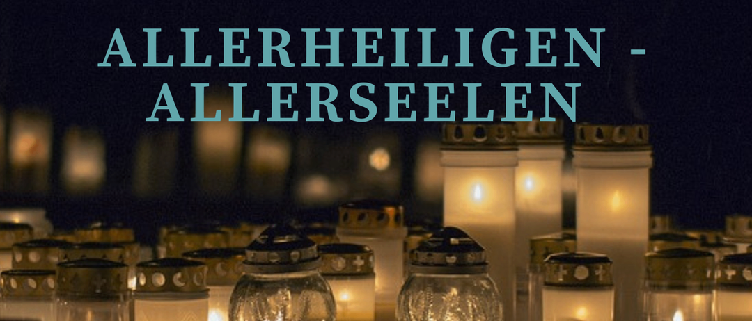 Ein Plakat zeigt die Kirchendienstpläne für Allerheiligen. Die erste Kirche ist Pfarre Trofaiach, mit einer Messe um 14 Uhr in der Stadtpfarrkirche und einem Friedhofsgebet um 15 Uhr. Die zweite Kirche ist Pfarre Vordernberg, mit einer Messe um 9 Uhr in der Pfarrkirche und einem Friedhofsgebet um 10 Uhr.