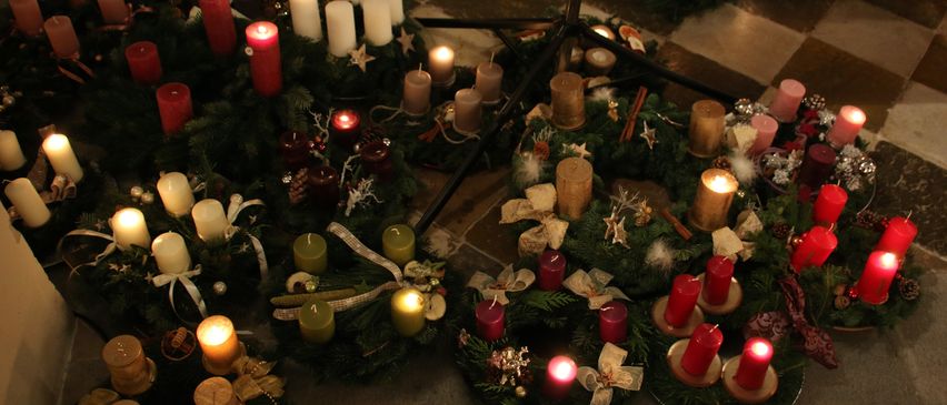 Bild enthält, Candle, Christmas, Christmas Decorations, Festival