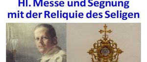 Bild enthält, Advertisement, Poster, Person, Face, Head, Chandelier, Lamp, Text