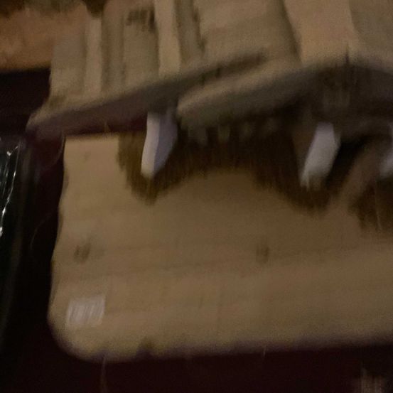 Bild enthält, Plywood, Wood, Cutlery, Person, Cat