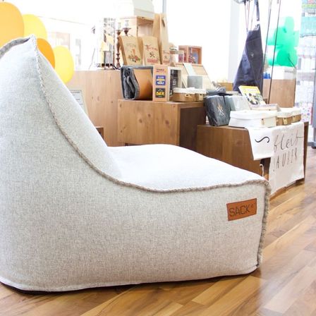 Bild enthält, Furniture