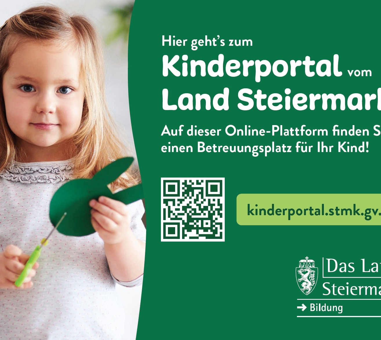 Das Bild zeigt ein junges Mädchen, das eine grüne Papierausschnitte und einen grünen Schraubendreher in der Hand hält, mit einem QR-Code und einem Logo auf grünem Hintergrund.