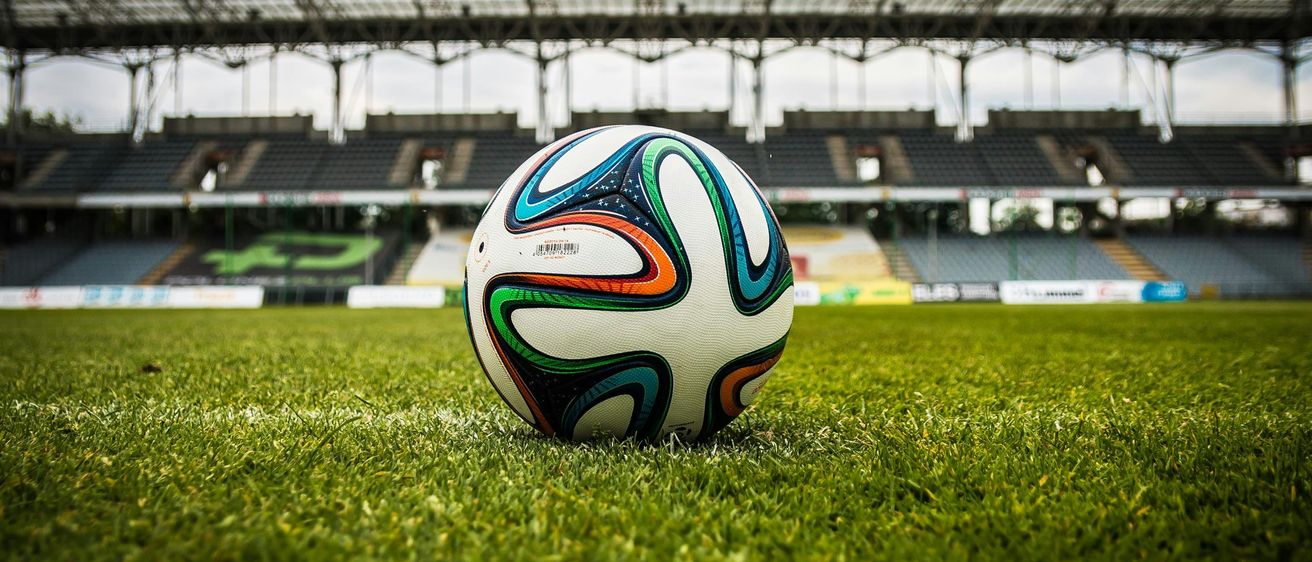 Bild enthält, Ball, Football, Soccer, Soccer Ball, Sport, Field, Sphere