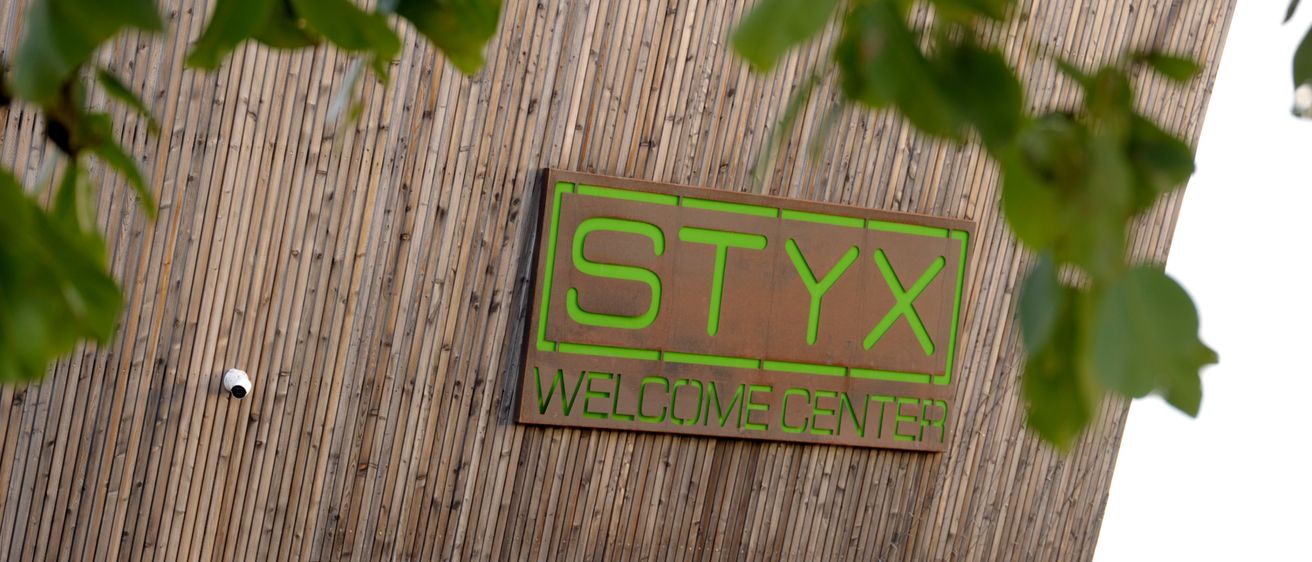 Bild enthält, Interior Design, Outdoors, Shelter, Wood, Hotel, Countryside, Hut, Nature, Rural, Plywood