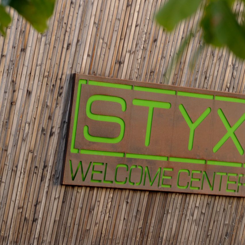 Bild enthält, Interior Design, Outdoors, Shelter, Wood, Hotel, Countryside, Hut, Nature, Rural, Plywood