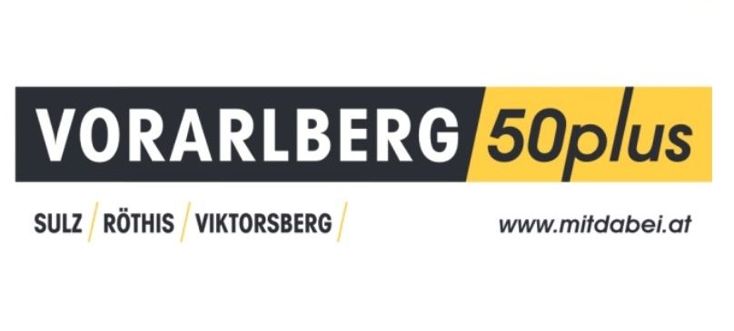 Das Vorarlberg 50plus Logo zeigt ein schwarzes und gelbes Banner mit dem Text 'Vorarlberg 50plus' in weiß, gefolgt von drei Ortsnamen: Sulz, Röthis und Viktorsberg. Die Website-Adresse 'www.mitdbei.at' befindet sich in der unteren rechten Ecke.