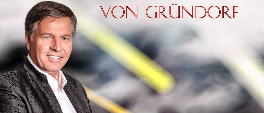 Bild enthält, Finger, Person, Photography, Portrait, People, Adult, Male, Man, Formal Wear, Suit