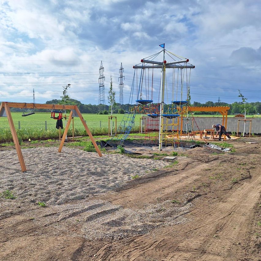 Bild enthält, Play Area, Outdoor Play Area, Outdoors, Person