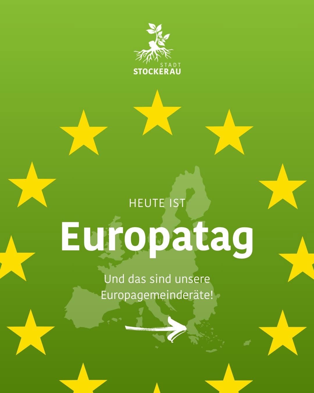 Ein grünes Plakat feiert 'Europatag' mit gelben Sternen und einer Karte Europas. Es steht 'Heute ist Europatag' und hebt lokale Europaabgeordnete hervor.