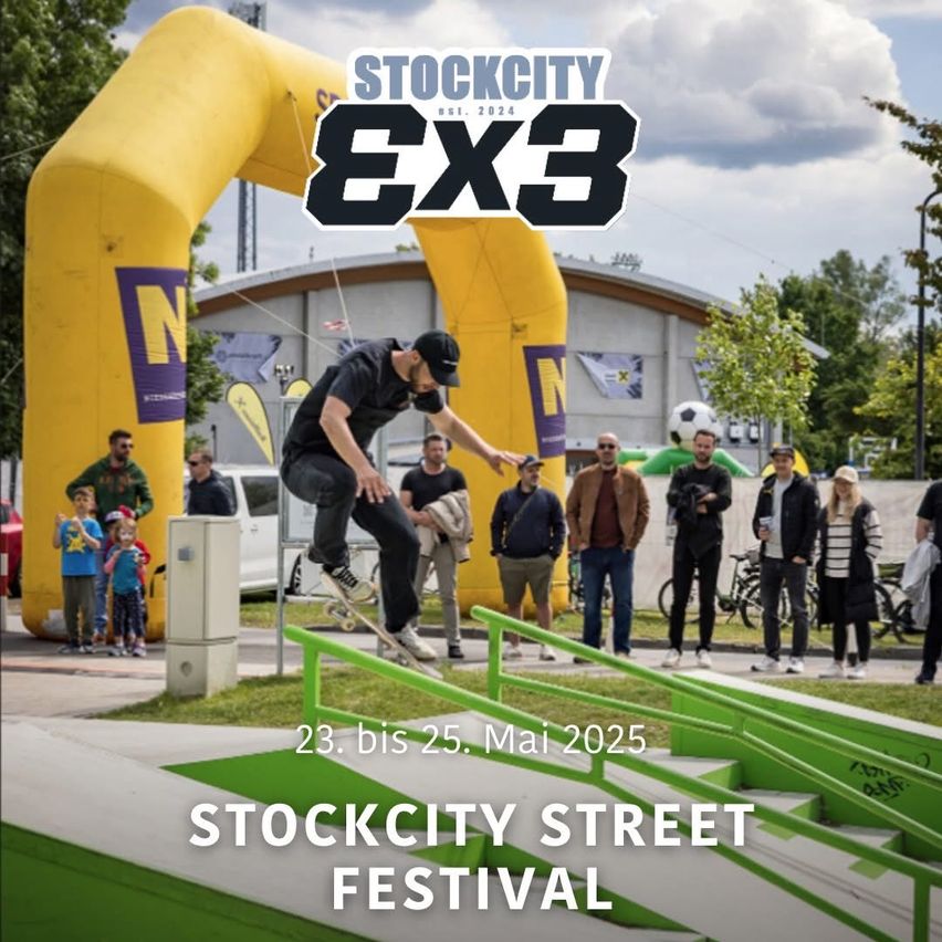 Ein Skateboarder führt einen Trick auf einer grünen Schiene draußen aus. Eventtext lautet 23. bis 25. Mai 2025 STOCKCITY STREET FESTIVAL.