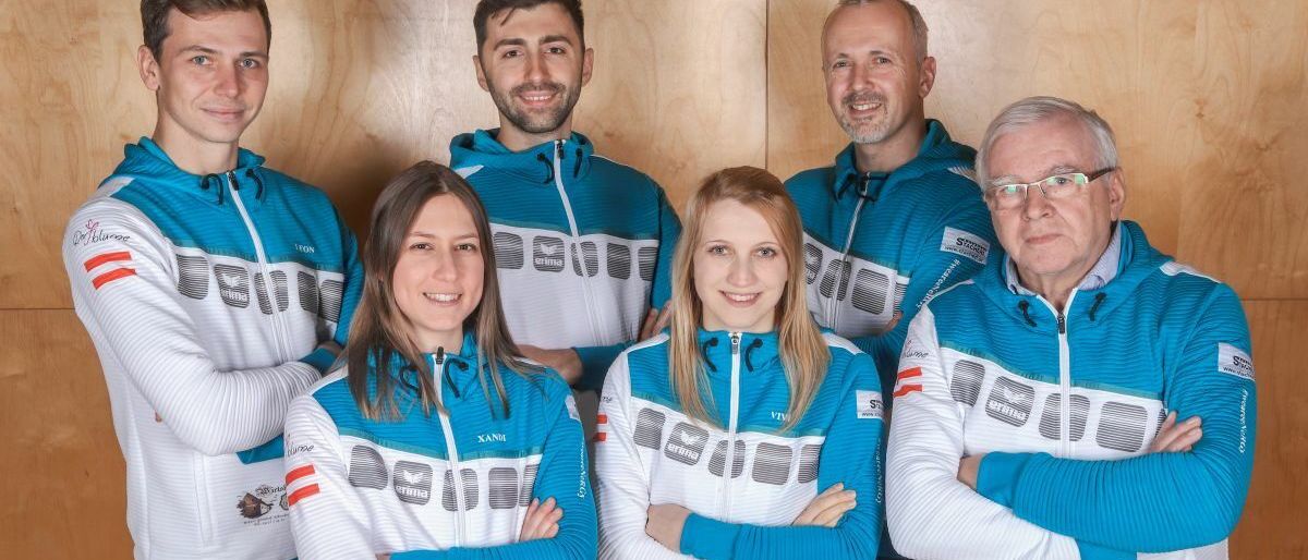 Bild enthält, Groupshot, Person, People, Adult, Male, Man, Female, Woman, Girl, Teen