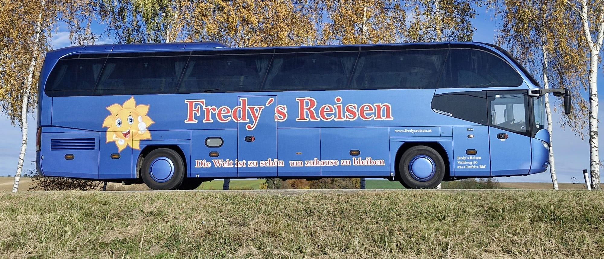 Bild enthält, Bus, Transportation, Vehicle, Tour Bus, Machine, Wheel