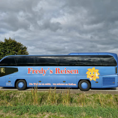 Bild enthält, Bus, Transportation, Vehicle, Tour Bus, Machine, Wheel