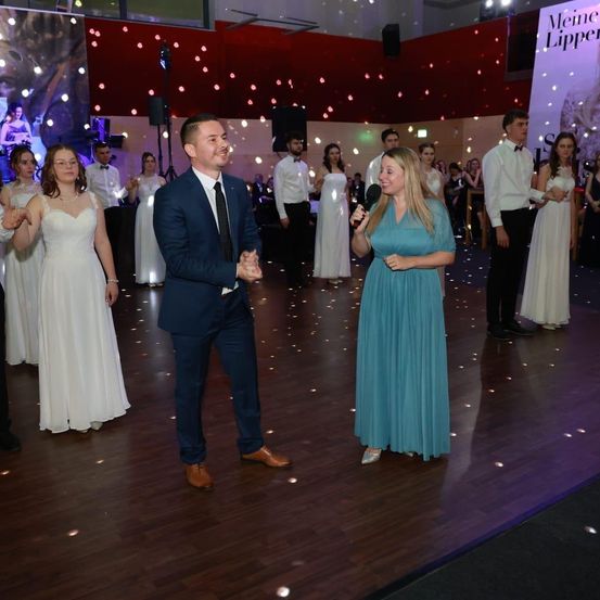 Bild enthält, Adult, Female, Person, Woman, Male, Man, Fun, Party, Bride, Face