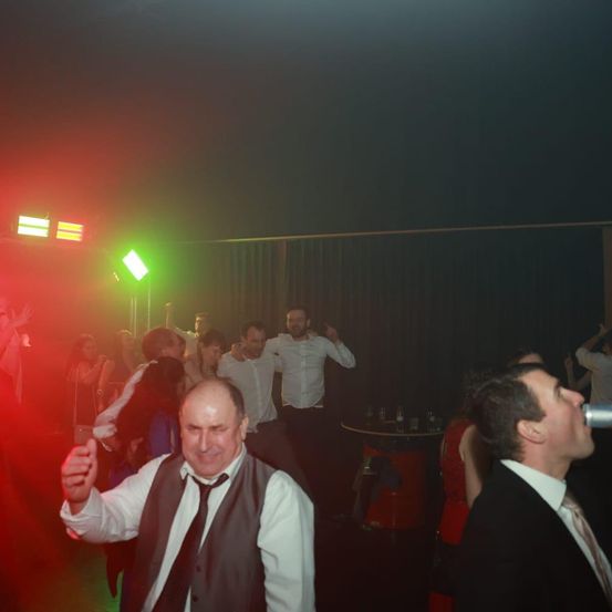 Bild enthält, Urban, Adult, Male, Man, Person, Bride, Female, Woman, Suit, Face