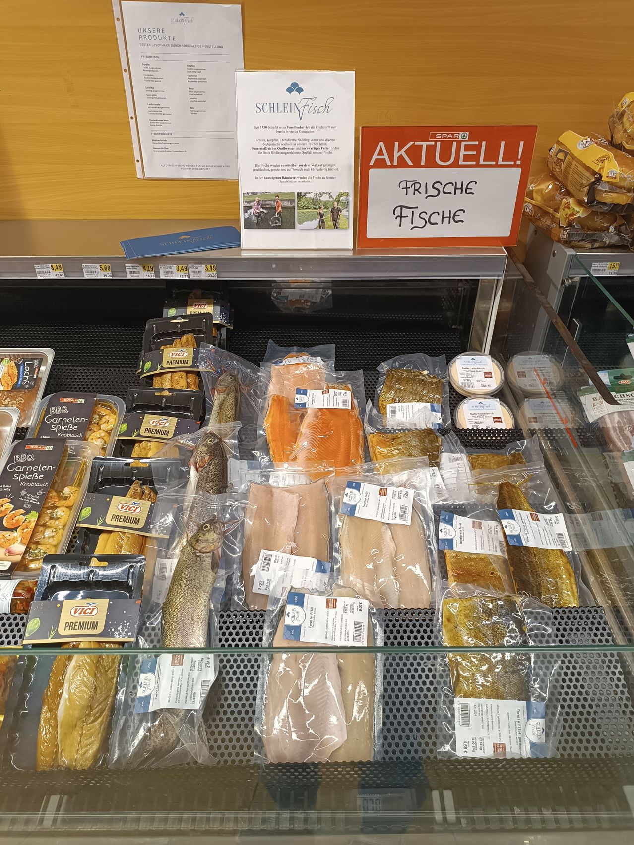 Bild enthält, Shop, Deli, Person, Indoors, Grocery Store