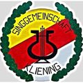Das Emblem der Singgemeinschaft Kliening zeigt einen Violinschlüssel und Saiten, umgeben von Rot und Gelb mit grünen Blättern. Der Name Kliening steht unten in fetten Buchstaben.