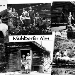 Schwarz-weiß-Fotos von Menschen vor einem Gebäude im Jahr 1938. Ein weiteres Foto einer Familie vor einem Holzhaus im Jahr 1956. Ein Foto einer Frau und eines Kindes mit Schweinen.