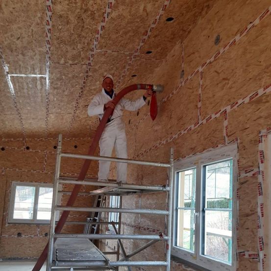 Bild enthält, Home Renovation Work, Adult, Male, Man, Person