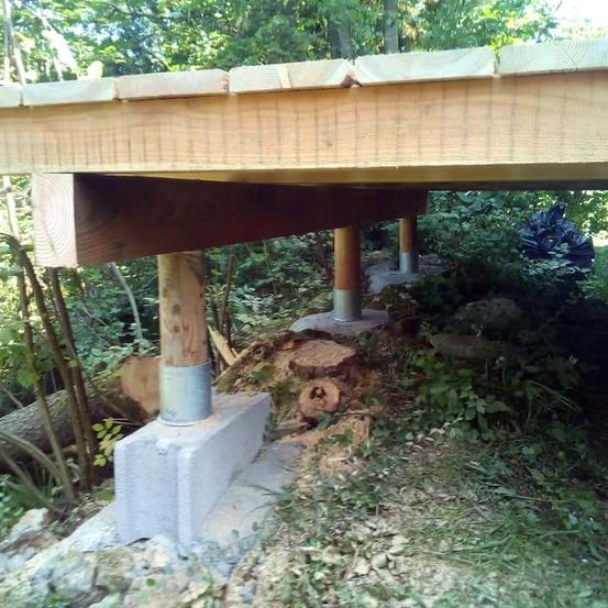 Bild enthält, House, Housing, Porch, Backyard, Nature, Outdoors, Tree, Shelter, Wood, Vegetation