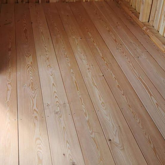 Bild enthält, Indoors, Interior Design, Wood, Hardwood, Stained Wood, Floor, Flooring, Wood Panels