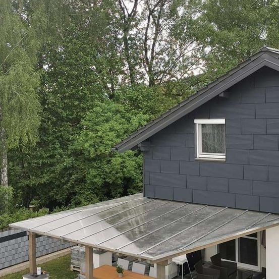 Bild enthält, Indoors, Interior Design, Outdoors, Shelter, Backyard, Nature, Yard, House, Housing, Porch