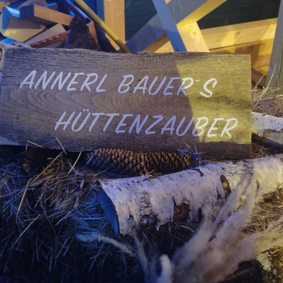 Bild enthält, Wood, Outdoors, Text, Nature, Business Card, Paper