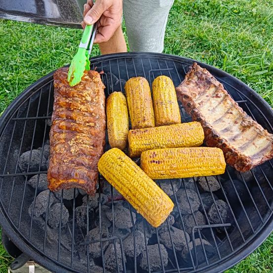 Bild enthält, Food, Meat, Pork, Bbq, Cooking, Grilling, Blade, Knife, Weapon