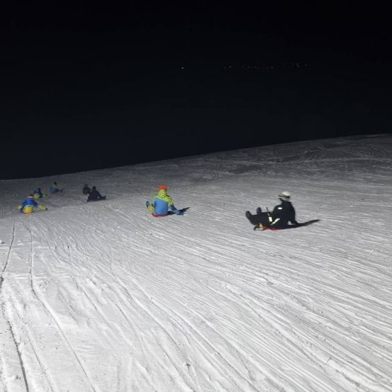 Bild enthält, Nature, Outdoors, Person, Snow, Leisure Activities, Skiing, Sport