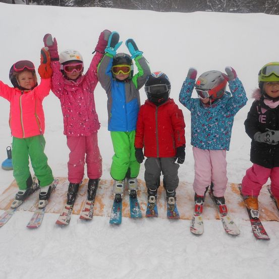 Bild enthält, Coat, Jacket, Person, Portrait, Nature, Outdoors, Glove, Helmet, Boy, Child