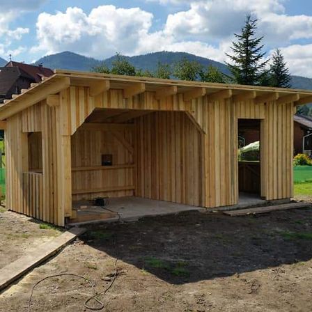 Bild enthält, Interior Design, Wood, Building, Outdoors, Shelter, Nature, Housing, Countryside, Hut, Rural