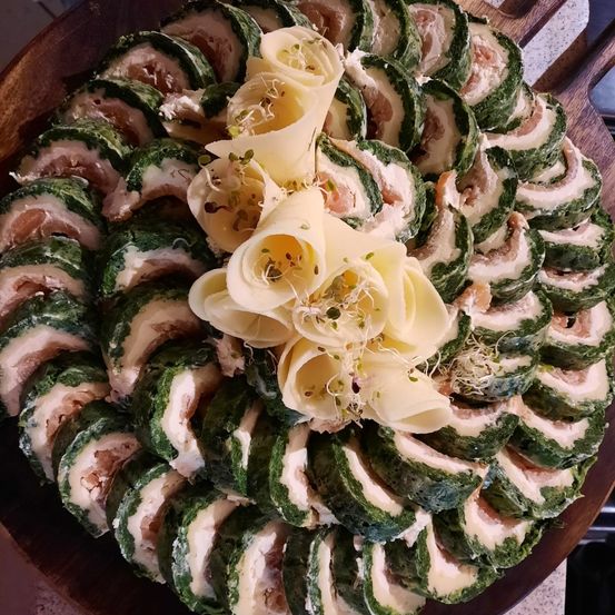 Bild enthält, Food, Food Presentation, Plate, Meal, Cooking Pan, Cookware, Dish