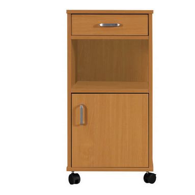 Ein holzfarbener Schrank auf Rollen mit einer Schublade und einem offenen Fach darüber.