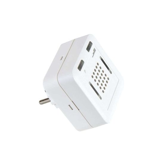 Ein weißer Netzstecker mit mehreren Steckdosen, einem Lautsprechergitter und einem Einschalter auf weißem Hintergrund.