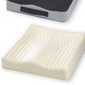 Zwei Kissen: ein schwarzes und graues gepolstertes Kissen mit einem Griff und ein weißes Schaumkissen mit einem gemusterten Design, beide auf einem weißen Hintergrund dargestellt.