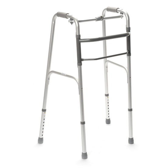 Ein Metallgehhilfe wird auf weißem Hintergrund gezeigt. Es hat vier Beine mit Gummispitzen und einem Handgriff. Die Gehhilfe ist für Mobilitätsunterstützung konzipiert.