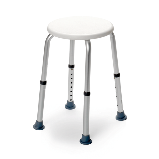 Ein weißer Hocker mit runder Sitzfläche, vier Metallbeinen und rutschfesten blauen Gummifüßen.